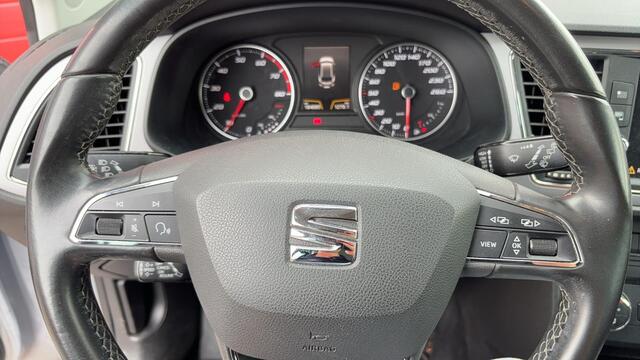 Seat LEON ST 1.0 EcoTSI Style Business Intense DRIEM VV / CARPLAY / KEYLESS / NAVI / CLIMA / PDC / BLUETOOTH / CRUISE / NL-AUTO