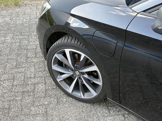 Seat LEON Sportstourer 1.4 eTSI FR DSG | Automaat | Klima | Dodehoek | Sfeer