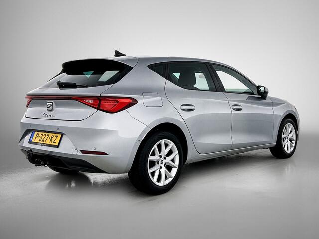 Seat LEON 1.0 eTSI Style Business Intense | Trekhaak | Navi | Clima |