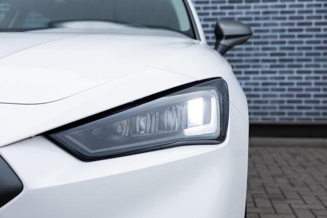 Seat LEON Sportstourer 1.4 TSI eHybrid PHEV FR | Trekhaak | Navigatie | Apple Carplay | Cruise Control | Climate Control | LED Koplampen | Stoelverwarming | Privacy Glas | Plug-in Hybrid (PHEV)
