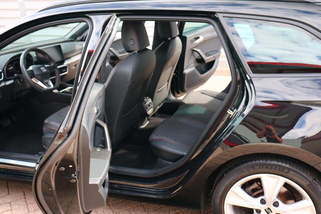 Seat LEON Sportstourer 1.5 eTSI FR Business Intense O.a: Adaptive cruise, Elektr. achterklep, Carplay, Dab, Pdc, Camera, Etc... Rijklaar! All-in prijs!
