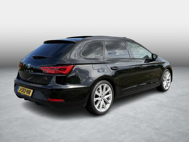 Seat LEON ST 1.8 TSI FR Business Intense | DSG Automaat | Afneembare trekhaak | Achteruitrijcamera | Apple CarPlay | Pano |