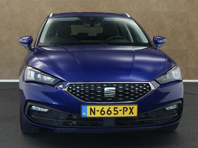Seat LEON Sportstourer 1.5 eTSI XCELLENCE - STOEL & STUUR VERWARMING - PARKEERSENSOREN VOOR EN ACHTER - HOMMEL ONDERHOUDEN - NAVIGATIE - DRAADLOZE TELEFOONLADER - ACHTERUITRIJ CAMERA - APPLE CARPLAY/ANDROID AUTO - KEYLESS ENRTY & START