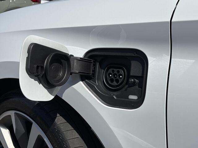 Seat LEON 1.4 TSI eHybrid PHEV FR Business Intense | Plug-in Hybrid (PHEV) | Panoramadak | Achteruitrijcamera | Parkeersensoren | Parkeerassistent | Dynamic Chassis Control | Stoelverwarming | Keyless Entry | Cruise Control Adaptief | Dodehoekdetectie | Navigatie | Apple Carplay | Android Auto | Lichtmetalen Velgen 18 inch