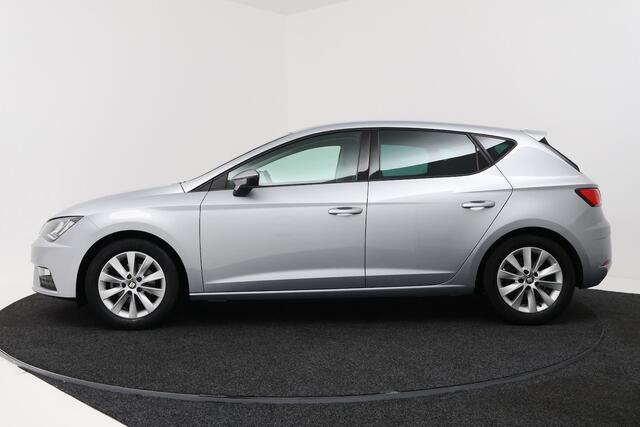 Seat LEON 1.0 EcoTSI Style Business Intense (TREKHAAK, CARPLAY, PARKEERSENSOREN, NAVI, CRUISE)