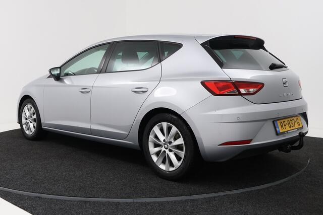 Seat LEON 1.0 EcoTSI Style Business Intense (TREKHAAK, CARPLAY, PARKEERSENSOREN, NAVI, CRUISE)