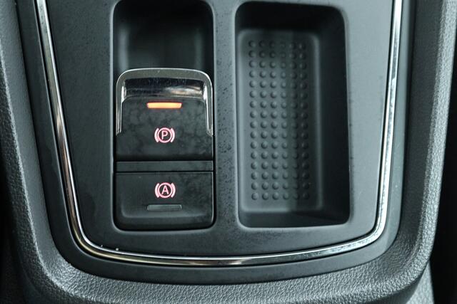 Seat LEON 1.0 EcoTSI Style Business Intense (TREKHAAK, CARPLAY, PARKEERSENSOREN, NAVI, CRUISE)