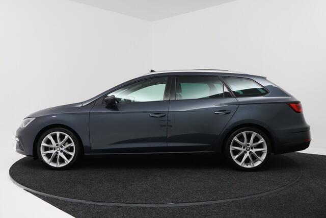 Seat LEON ST 1.5 TSI FR Business Intense (PANORAMADAK, CAMERA, STOELVERWARMING, CARPLAY, CRUISE CONTROL