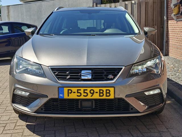 Seat LEON ST 1.8 TSI FR BnsI. PANO / LED / CARPLAY