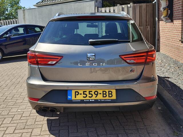 Seat LEON ST 1.8 TSI FR BnsI. PANO / LED / CARPLAY