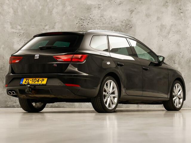 Seat LEON 1.5 TSI FR Sport 150Pk (PANORAMADAK, VIRTUAL COCKPIT, LEDER, APPLE CARPLAY, BEATS AUDIO, STOELVERWARMING, GETINT GLAS, ZWART HEMEL, NIEUWSTAAT)