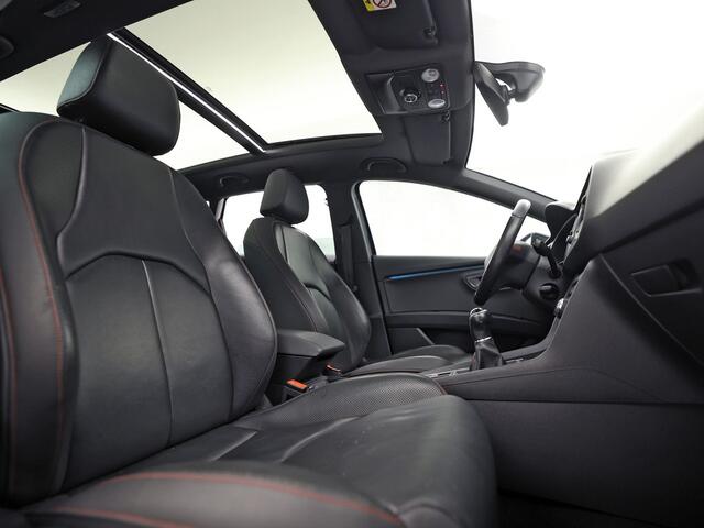 Seat LEON 1.5 TSI FR Sport 150Pk (PANORAMADAK, VIRTUAL COCKPIT, LEDER, APPLE CARPLAY, BEATS AUDIO, STOELVERWARMING, GETINT GLAS, ZWART HEMEL, NIEUWSTAAT)