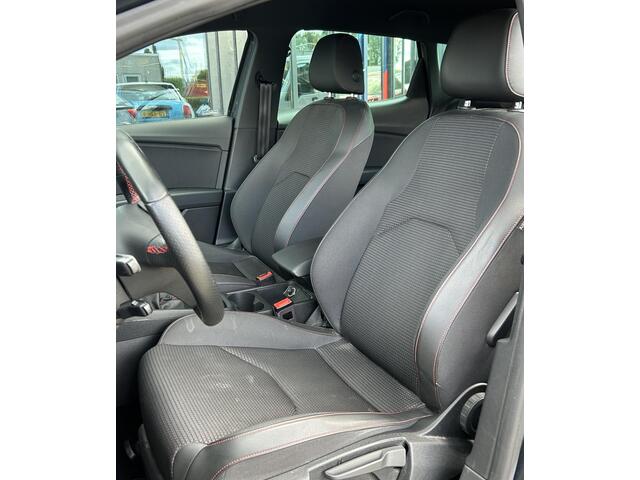 Seat LEON 1.5 TSI FR Business Intense 150PK | NL AUTO | 2e Eigenaar | NAP | Virtual Cockpit | Led Koplampen | Achteruitrijcamera | Adaptive Cruise Control | Navigatie | 17 Inch Lichtmetalen Velgen | Carplay | Navigatie | Parkeersensoren Voor en Achter |