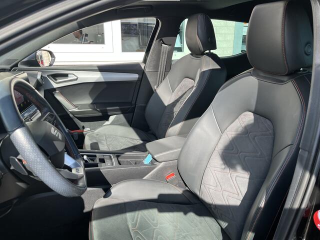 Seat LEON 1.4 TSI eHybrid PHEV FR / AUTOMAAT/ PANO/ ALCANTARA/ PARK.SENSOR.V+A/ CAMERA/ FULL LINK/ DCC/ ACC/ STUUR+STOELVERWARM./ MEMORY SEAT/ DODEHOEK/ KEYLESS/ DIGITAL DASH/ NAVI/ DAB/ CLIMA/ LED/ 18'' LMV