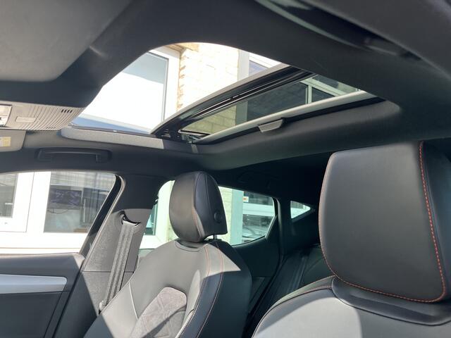 Seat LEON 1.4 TSI eHybrid PHEV FR / AUTOMAAT/ PANO/ ALCANTARA/ PARK.SENSOR.V+A/ CAMERA/ FULL LINK/ DCC/ ACC/ STUUR+STOELVERWARM./ MEMORY SEAT/ DODEHOEK/ KEYLESS/ DIGITAL DASH/ NAVI/ DAB/ CLIMA/ LED/ 18'' LMV