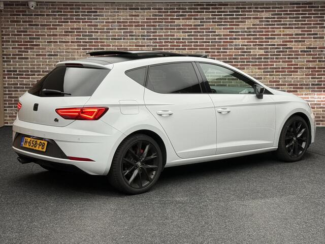 Seat LEON 1.5 TSI FR Ultimate Edition Black | Pano | Camera | DSG |