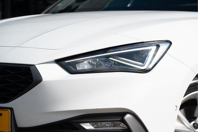 Seat LEON 1.4 TSI eHybrid FR | Pano | Afn. Trekhaak | Navi | Camera | Park Assist | Memory
