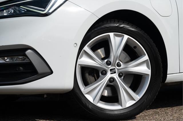 Seat LEON 1.4 TSI eHybrid FR | Pano | Afn. Trekhaak | Navi | Camera | Park Assist | Memory