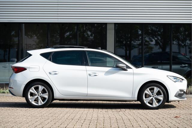 Seat LEON 1.4 TSI eHybrid FR | Pano | Afn. Trekhaak | Navi | Camera | Park Assist | Memory