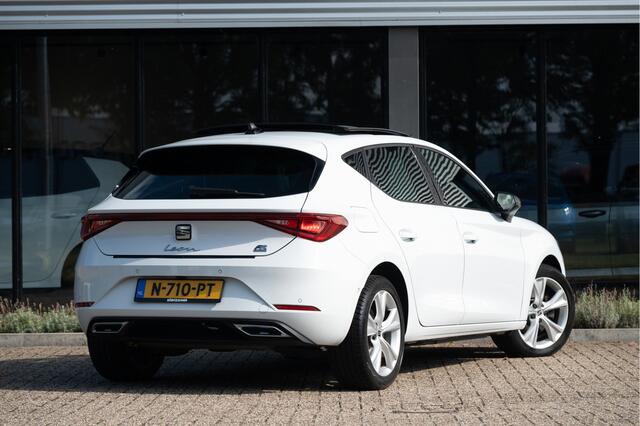 Seat LEON 1.4 TSI eHybrid FR | Pano | Afn. Trekhaak | Navi | Camera | Park Assist | Memory