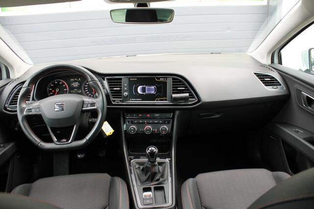 Seat LEON Seat Leon 1.4 ECO TSI Xcellence / Carplay / Rijklaar! / Parkeersensoren