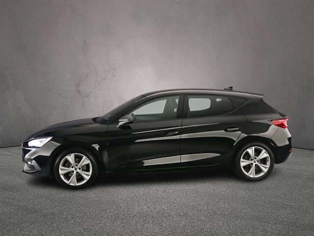 Seat LEON FR Business Intense 1.5 eTSI 150pk DSG Automaat Adaptive cruise control, Navigatie, Achteruitrijcamera, Stoelverwarming, LED koplampen, Stuurwiel verwarmd
