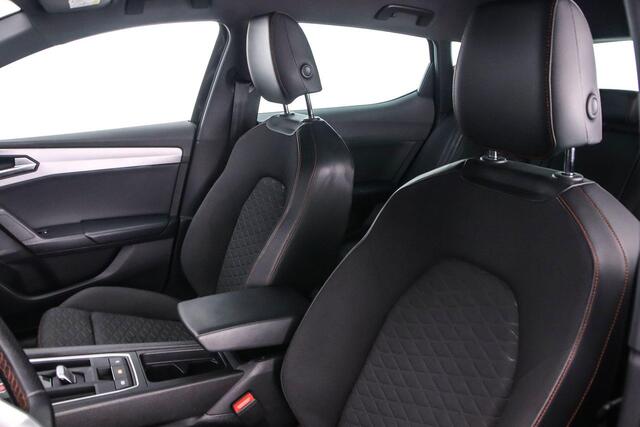 Seat LEON FR Business Intense 1.5 eTSI 150pk DSG Automaat Adaptive cruise control, Navigatie, Achteruitrijcamera, Stoelverwarming, LED koplampen, Stuurwiel verwarmd