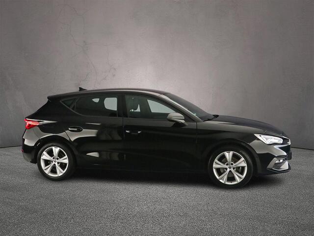Seat LEON FR Business Intense 1.5 eTSI 150pk DSG Automaat Adaptive cruise control, Navigatie, Achteruitrijcamera, Stoelverwarming, LED koplampen, Stuurwiel verwarmd