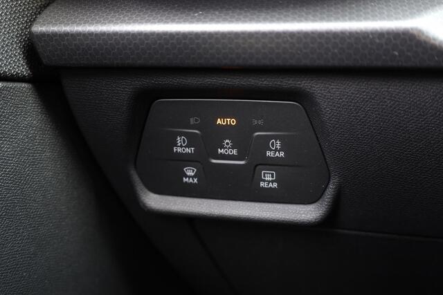 Seat LEON Sportstourer 1.0 TSI Reference 90PK / 66kW, NL auto, multifunctioneel lederen stuurwiel, 16" 'Urban' LMV, regensensor, Apple Carplay & Android Auto, DAB+, elektrisch verstelbare buitenspiegels, airco, keyless start, cruise control, LED verlichting etc.