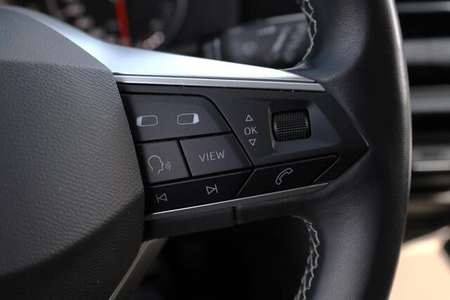Seat LEON Sportstourer 1.0 TSI Reference 90PK / 66kW, NL auto, multifunctioneel lederen stuurwiel, 16" 'Urban' LMV, regensensor, Apple Carplay & Android Auto, DAB+, elektrisch verstelbare buitenspiegels, airco, keyless start, cruise control, LED verlichting etc.
