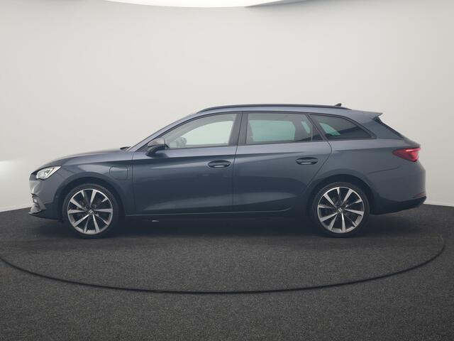 Seat LEON 1.4 TSI eHybrid FR PHEV 204pk Dealer O.H. | Adaptive Cruise | Camera | Alcantara Sportstoelen Memory & Verwarmd | Matrix LED | Adaptive Onderstel | Stuur Verwarmd | Sfeerverlichting | Apple Carplay | Navigatie | DAB | Plug In Hybrid |
