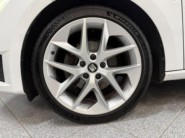 Seat LEON 1.4 TSI FR Dynamic Panoramadak Trekhaak 360 camera