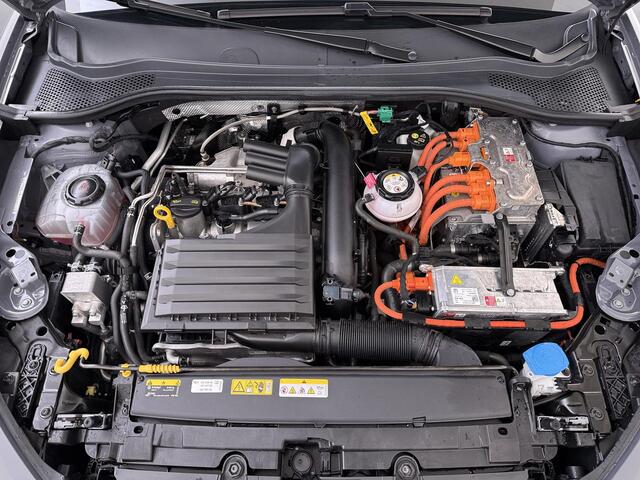 Seat LEON 1.4 TSI eHybrid PHEV FR Business Intense Navigatie | Camera | Stoelverwarming | Stuurwielverwarming |