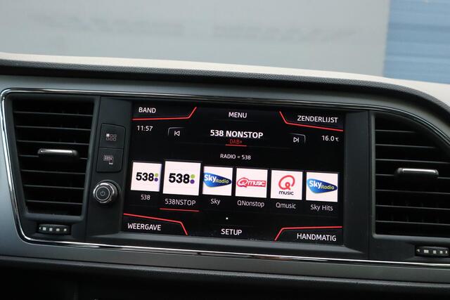 Seat LEON 1.0 EcoTSI Style Business Intense | Automaat | Apple Carplay/Android Auto | Cruise | Climate control