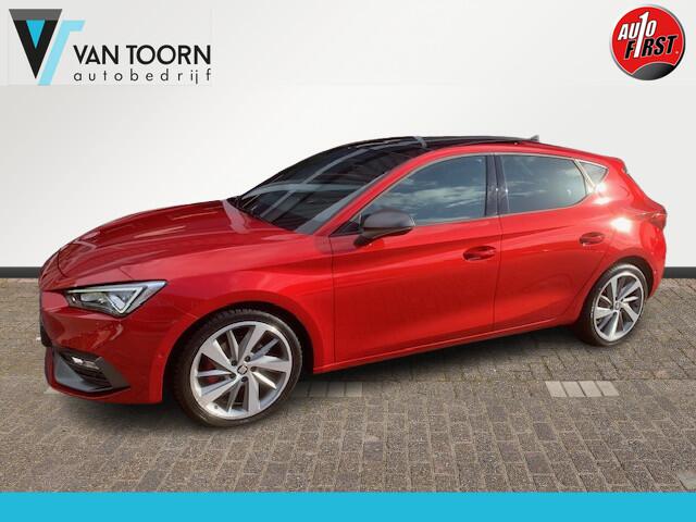 Seat LEON 1.5 eTSI FR Business Intense, panoramadak, wegklapbare trekhaak .