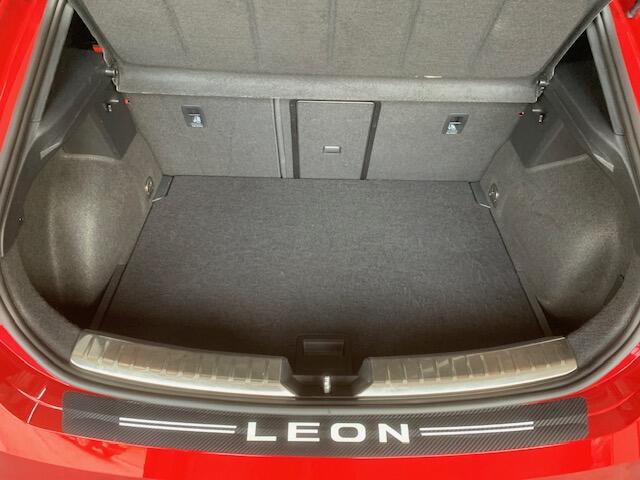 Seat LEON 1.5 eTSI FR Business Intense, panoramadak, wegklapbare trekhaak .