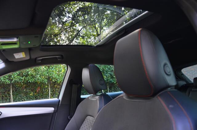 Seat LEON 1.0 TSI FR Business Intense Navi/Led/Pdc/Ecc/Stoelverwarming/Virtual Cockpit/Achteruitrijcamera/Cr-Control adaptief/Privacy-Glass/17-Inch Lmv/Panoramadak