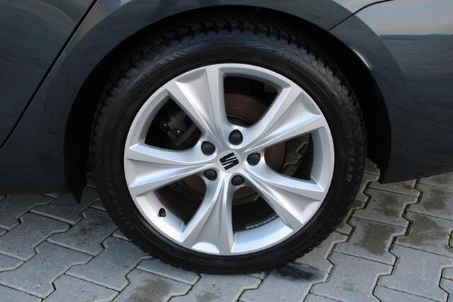 Seat LEON Sportstourer 1.0 eTSI FR Business | Incl. 12 maanden garantie | Cruise control | Climate control | Uitklapbare trekhaak | Lane assist | DAB radio | Navigatie | 100% dealer onderhouden |