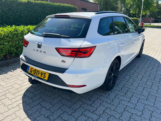 Seat LEON ST 1.5 TSI FR Business Intense pano, navi, cruise, leer