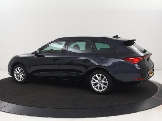 Seat LEON 1.0 eTSI Style Business Intense | Carplay | Camera | Adaptive cruise | Navigatie | DAB | Full LED | Park Assist | Climate control | Digital Cockpit | Bluetooth
