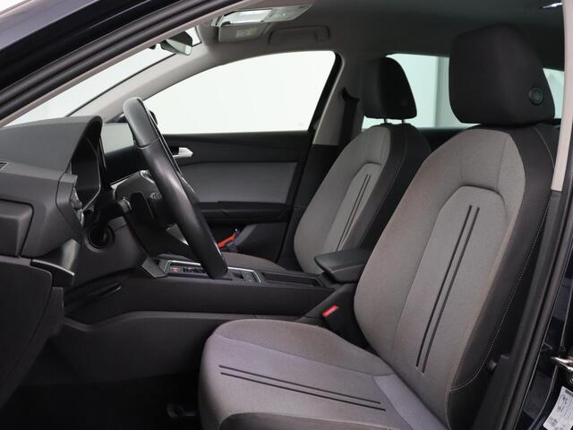 Seat LEON 1.0 eTSI Style Business Intense | Carplay | Camera | Adaptive cruise | Navigatie | DAB | Full LED | Park Assist | Climate control | Digital Cockpit | Bluetooth