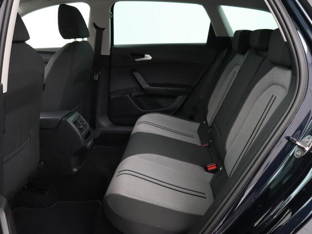 Seat LEON 1.0 eTSI Style Business Intense | Carplay | Camera | Adaptive cruise | Navigatie | DAB | Full LED | Park Assist | Climate control | Digital Cockpit | Bluetooth