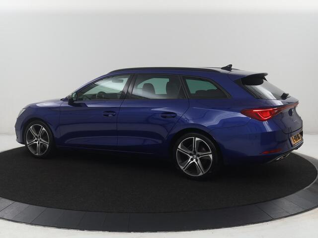 Seat LEON Sportstourer 1.5 eTSI FR Business Intense | Half Leder | Adaptive cruise | Park assist | Navigatie | Carplay | Climate control | Sfeerverlichting |