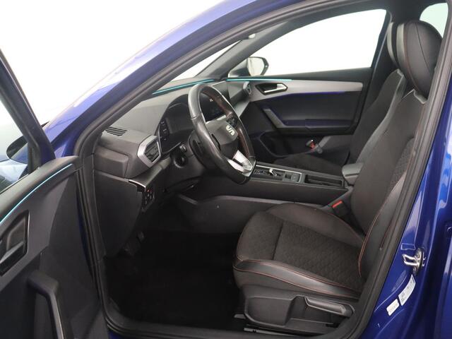 Seat LEON Sportstourer 1.5 eTSI FR Business Intense | Half Leder | Adaptive cruise | Park assist | Navigatie | Carplay | Climate control | Sfeerverlichting |