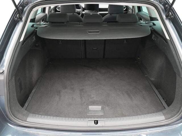 Seat LEON Sportstourer 1.5 TSI 130pk Style Navigatie Camera 17"velgen Keyless Parkassist Carplay 21