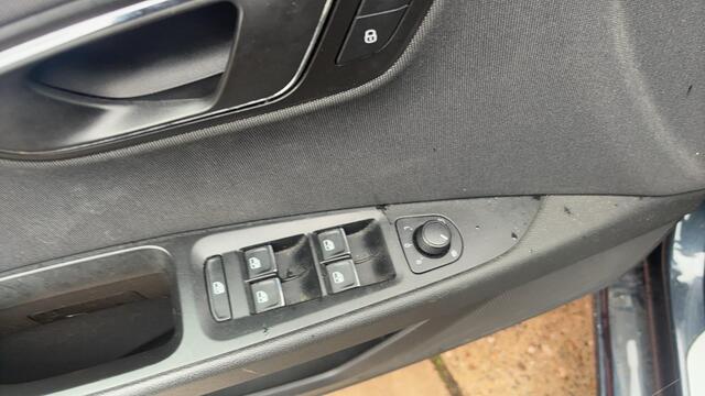 Seat LEON ST 1.0 TSI FR Business Intense TREKHAAK / FULL LED / KEYLESS / CARPLAY / NAVI / CLIMA / PDC / BLUETOOTH / CRUISE / NL-AUTO
