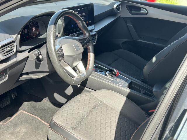 Seat LEON Sportstourer 1.5 eTSI FR Business Intense | Navigatie | Camera | Apple & Android Carplay | Adaptive Cruise Control | Climate Control |
