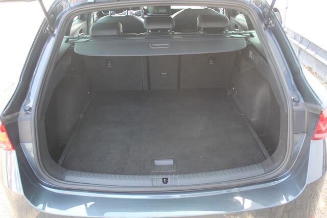 Seat LEON Sportstourer 1.5 TSI FR Apple Carplay/Android Auto l Cruise control l Keyless start l hemelbekleding donker