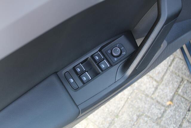 Seat LEON Sportstourer 1.5 TSI FR Apple Carplay/Android Auto l Cruise control l Keyless start l hemelbekleding donker
