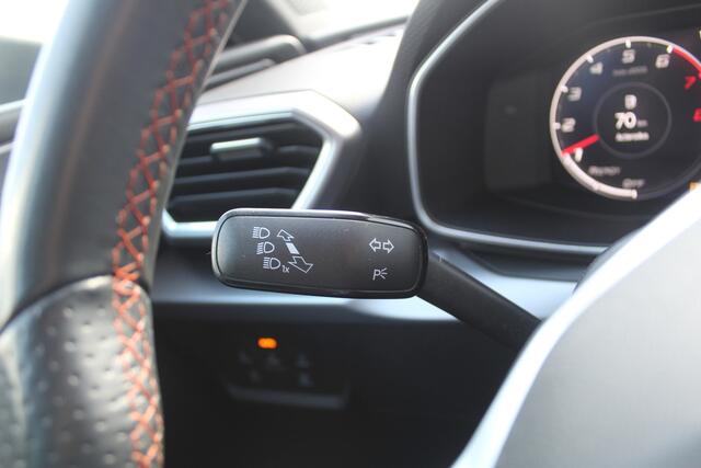 Seat LEON Sportstourer 1.5 TSI FR Apple Carplay/Android Auto l Cruise control l Keyless start l hemelbekleding donker